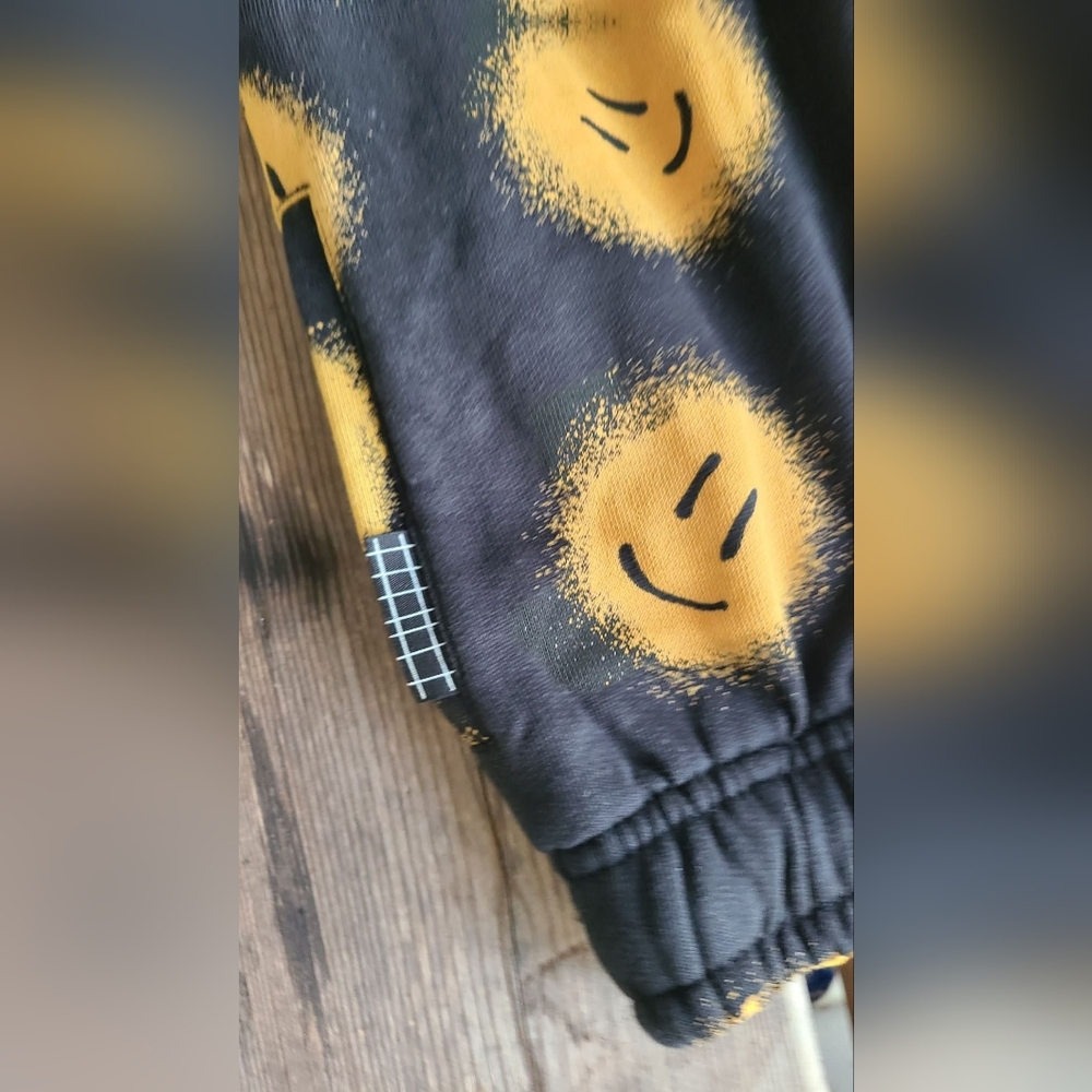 MOLO SZ 116 / 6Y VGUC BLACK w/ YELLOW SMILES 😃 HAPPY FACES jogger Sweatpants - Picture 2 of 4